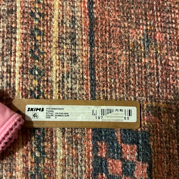 Skims Fits Everybody Thong- S - Picture 3 of 3